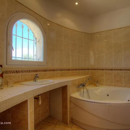Torrella Bed & Breakfast 3*